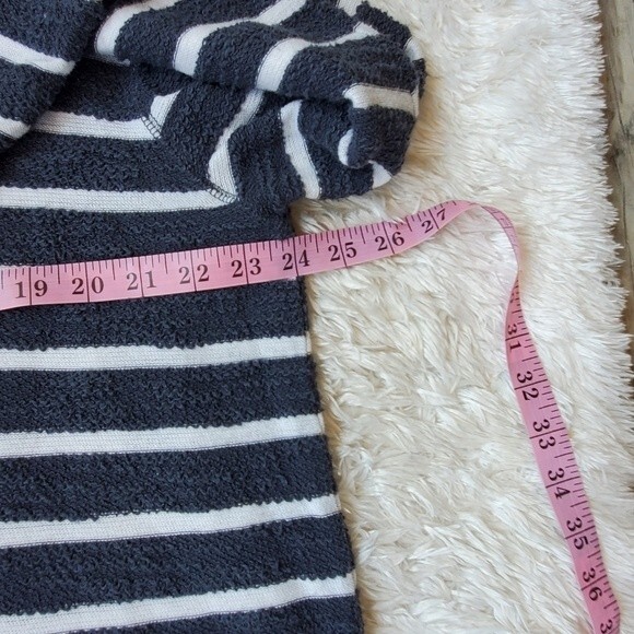 Ava&Viv Womens Blue Striped Vneck Longsleeve Sweater size 1x - Picture 8 of 8